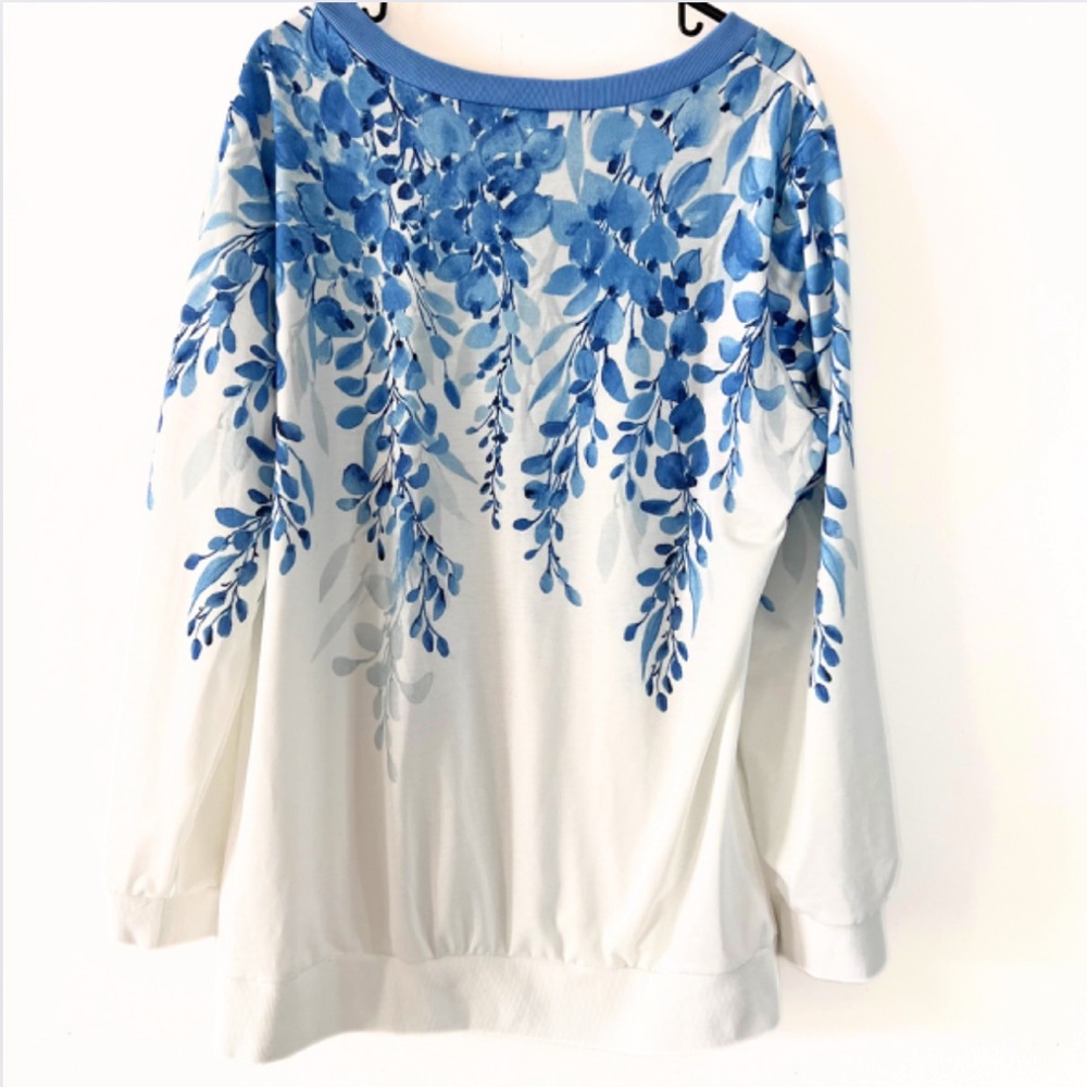 Plus Size Blue Floral V Neck Long Sleeve Thin Sweatshirt or Shirt - Size 2XL - Picture 4 of 8